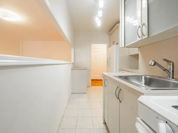 7714 Bay Parkway image 2 of 13