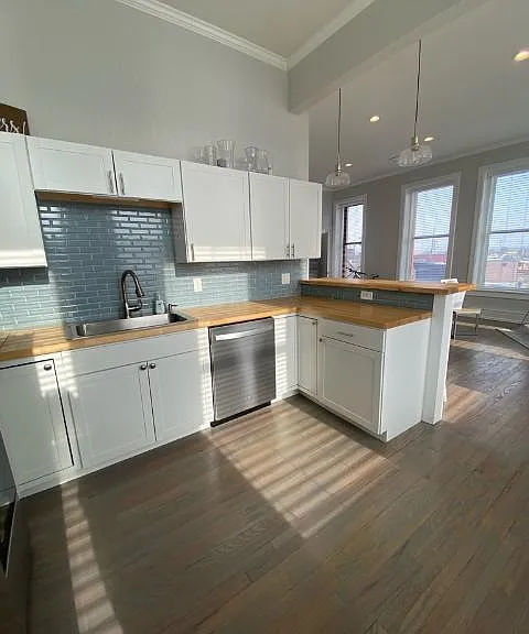 101 W B St #240 — Photo 1