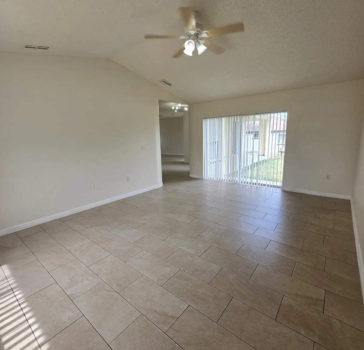 3 bed, 2.0 bath, $2,000 — Photo 4