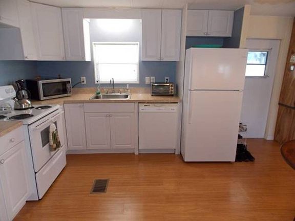 4th image of 11204 Redbird Dr