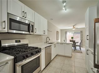 10142 Tree Creek Ct, Las Vegas, NV 89183