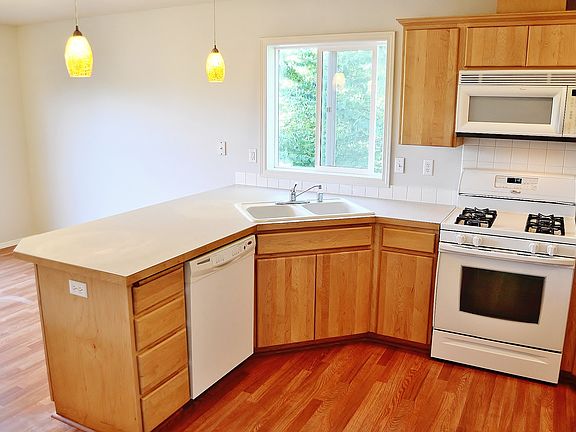 ALL appliances stay!