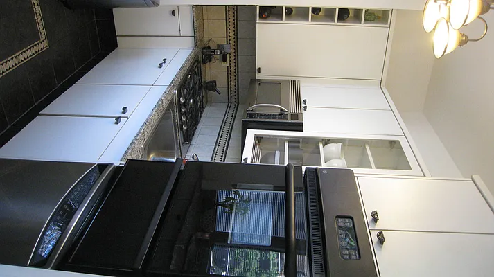 Sold by Alpha Properties NYC I LLC | media 11