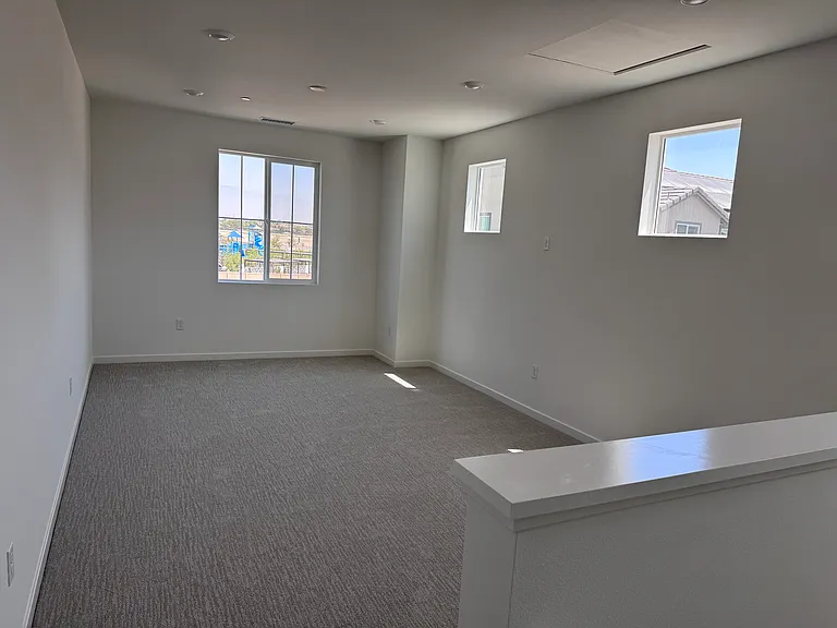 12837 Auburn Dr — Photo 17