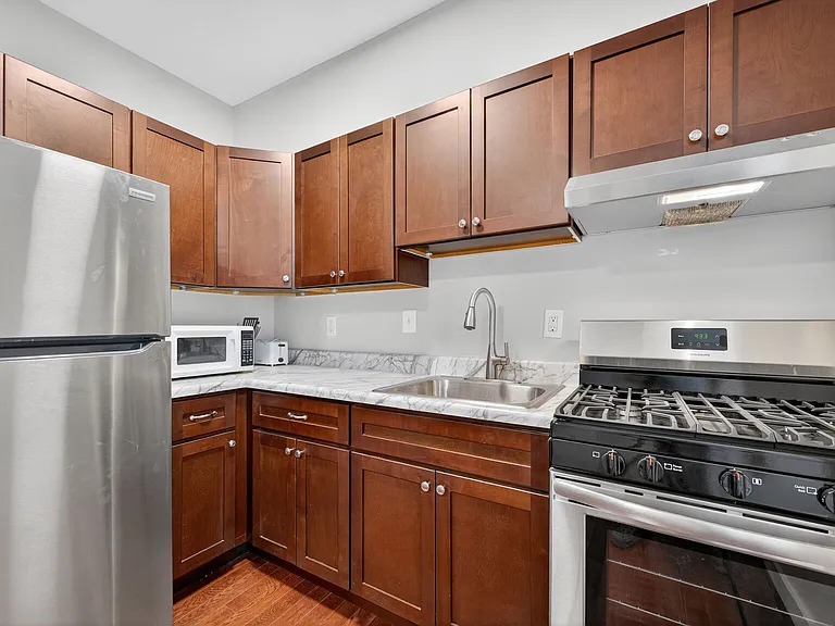 1440 W St NW #106 — Photo 8