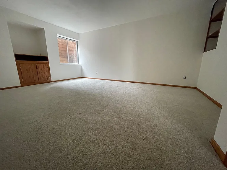 687 Crescent Lake Rd — Photo 28