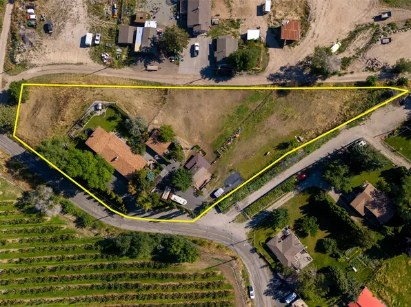 2351 Gallagher Rd, Kelowna, BC V1P 1G9