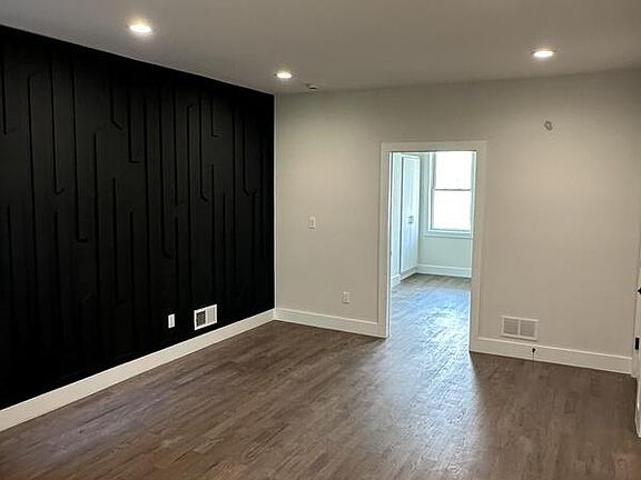 2nd image of 46 N Jefferson St APT 1