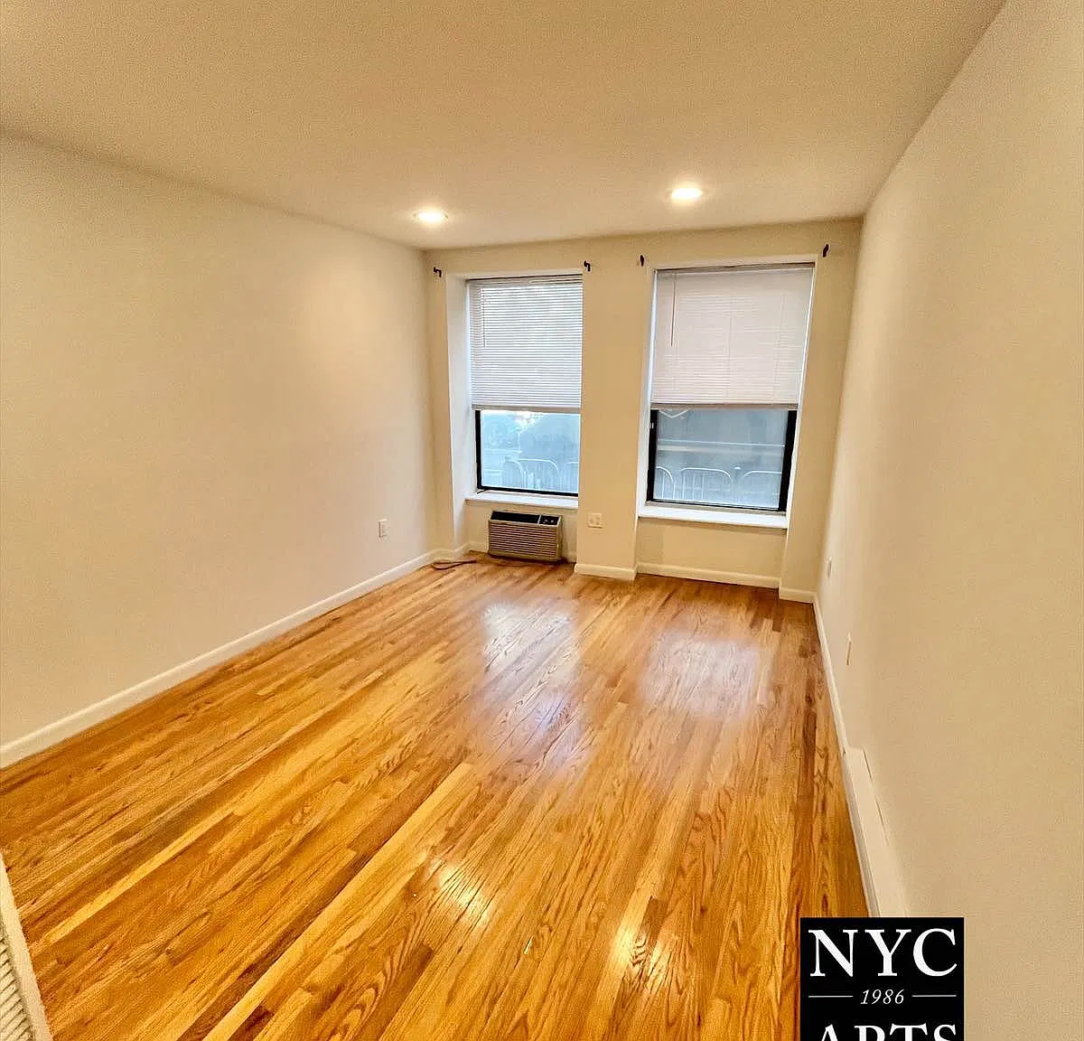 334 East 55th Street — Photo 2
