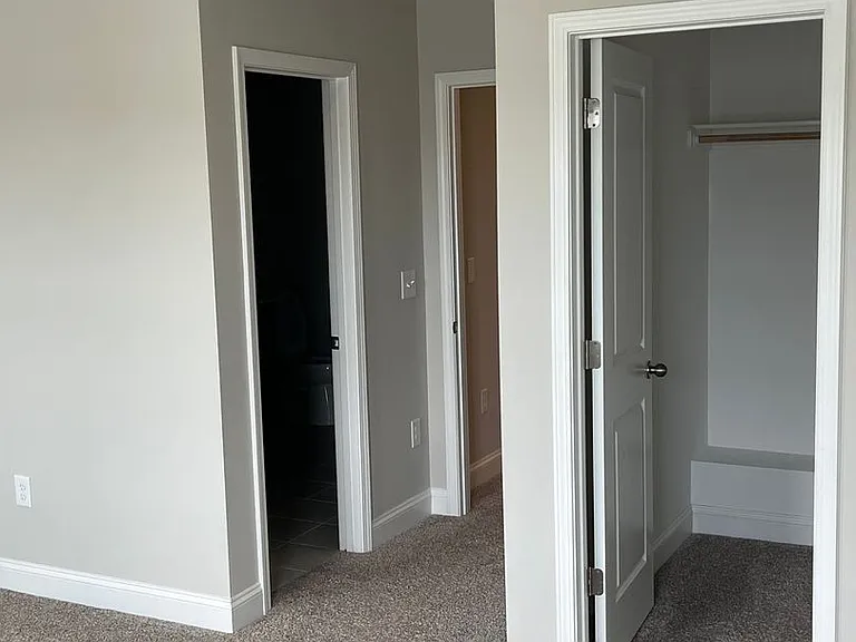 1010 Gateway Commons Cir — Photo 24