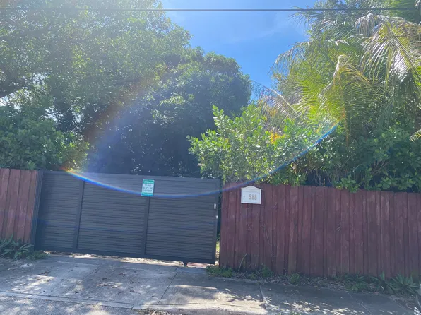 588 NW 52nd St, Miami, FL 33127