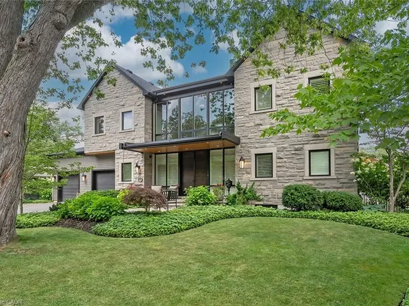 253 Rossmore Blvd, Burlington, ON L7N 1R4