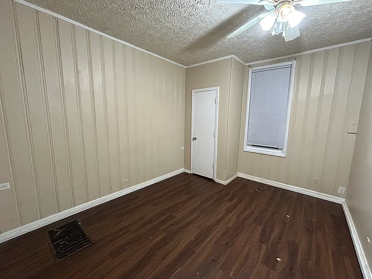 1605 Spruce St — Photo 14