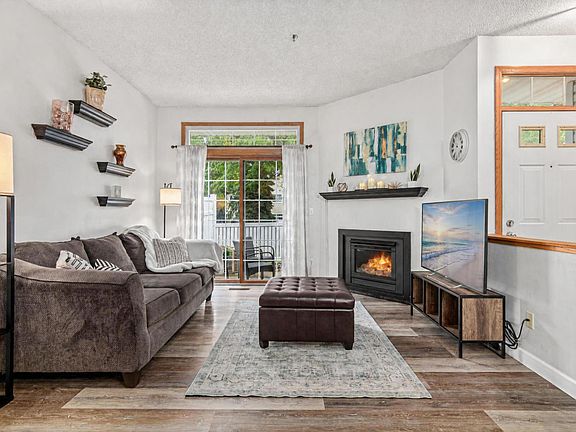 3rd image of 13582 Carmody Dr