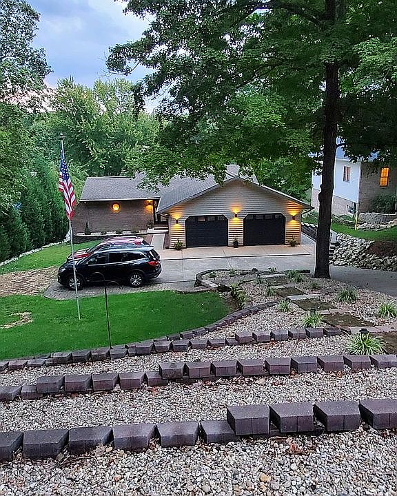 1st image of 456 W Prancer Dr N