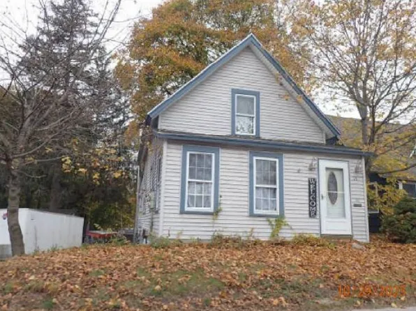 15 West St, Milford, NH 03055