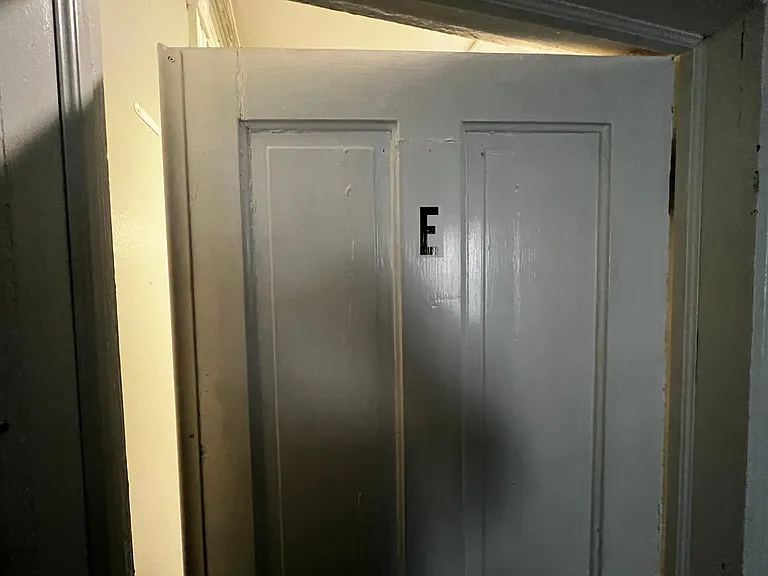 224 E Harrison St #E — Photo 10