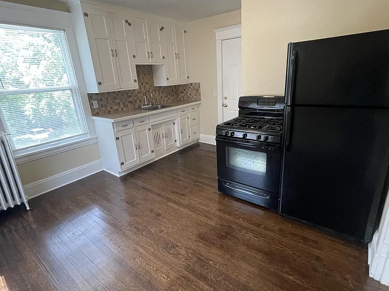 970 Reaney Ave E #3 — Photo 2