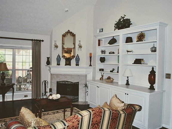 5th image of 1464 Kensington Pl