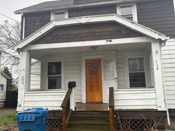 116 Oakwood St, Barberton, OH 44203