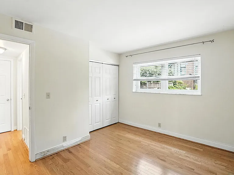 2270 Madison Rd #1B — Photo 36