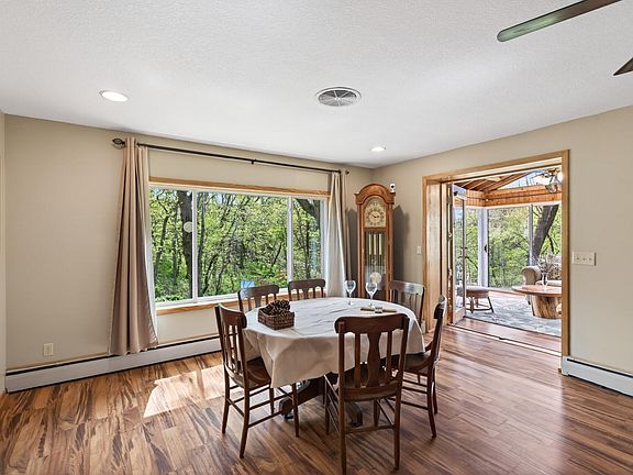 5th image of 9551 Riverview Rd