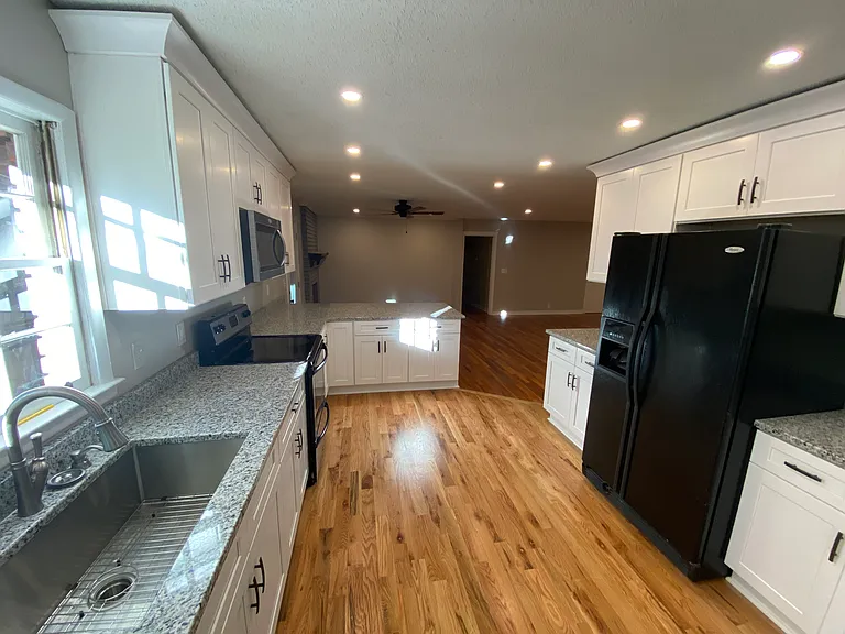 330 Segrest Cir — Photo 7