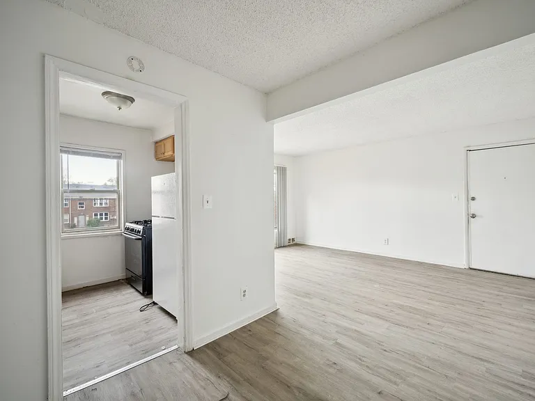 Franklin Village Apartments — Photo 13