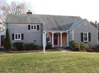 11 Newton Pl, Sturbridge, MA 01566