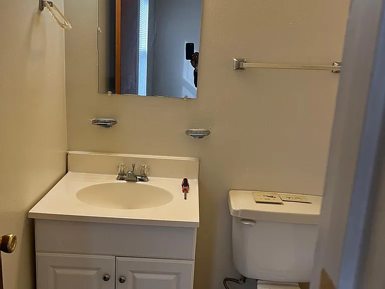Bathroom in Bedroom (1)