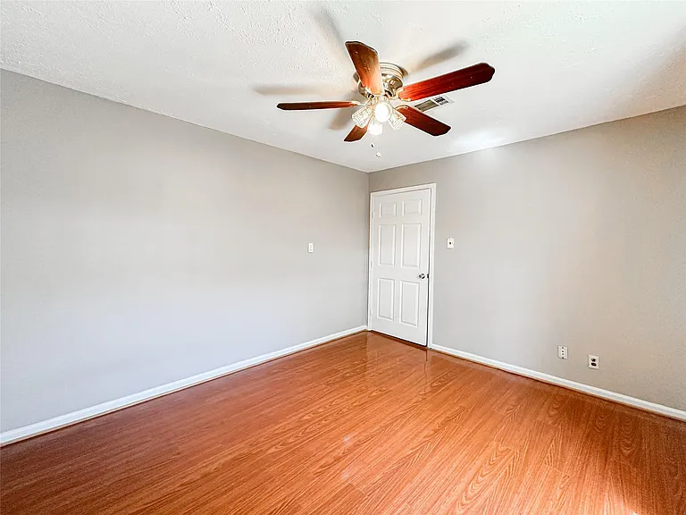132 Grothe Ln — Photo 15