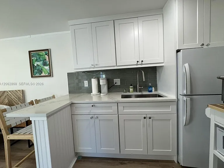 914 N Ocean Breeze #1 — Photo 6