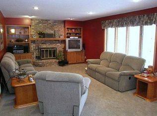 405 Interlachen Rd, Burnsville, MN 55306