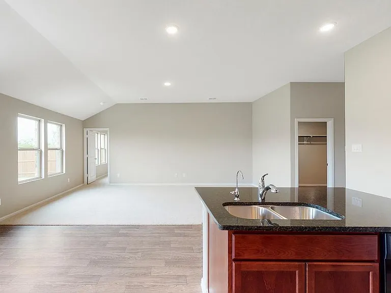 404 Bronze Forest Dr — Photo 23