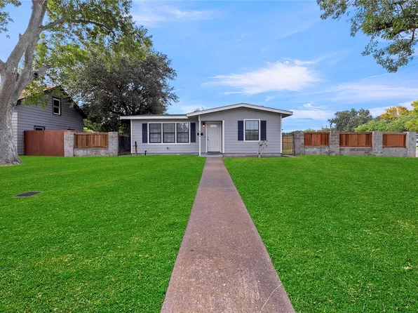 604 19th Ave N, Texas City, TX 77590