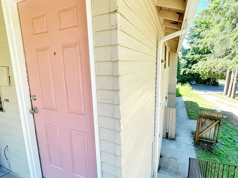 1714 Susan Ct SE #D — Photo 2