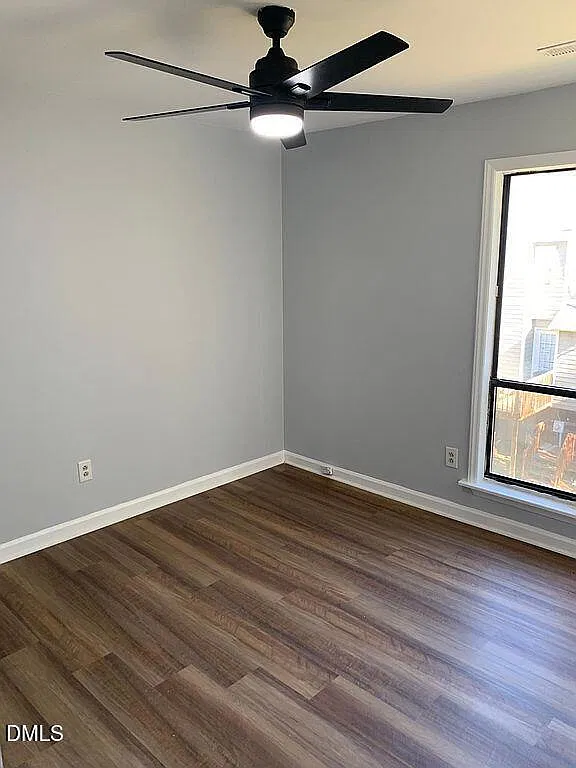 3 bed, 2.5 bath, 1400 sqft, $1,800 — Photo 1