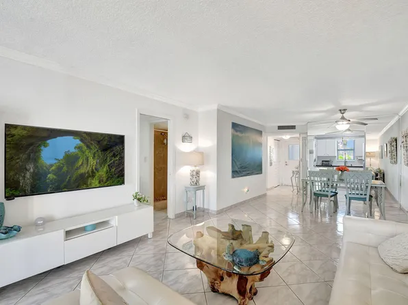 720 E Ocean Avenue #202, Boynton Beach, FL 33435