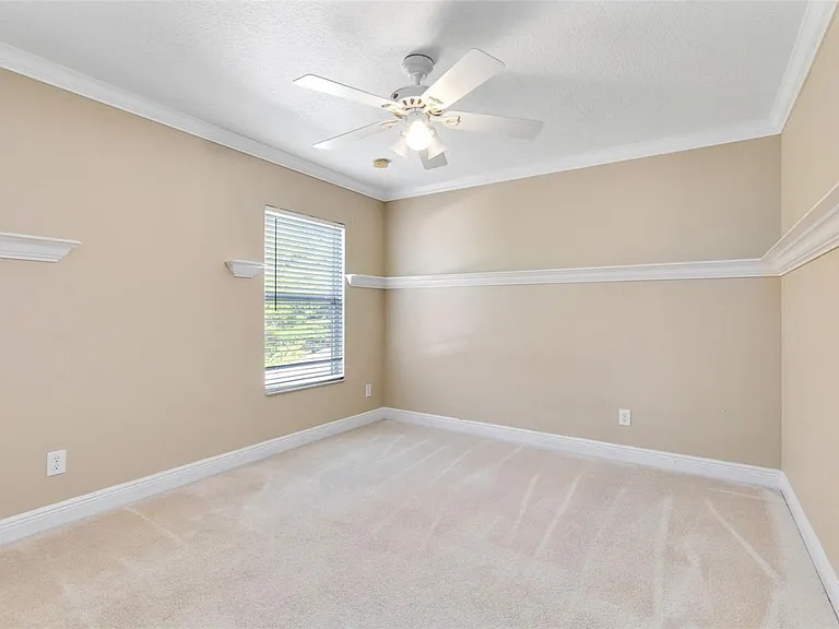 10090 Bennington Chase Dr — Photo 13