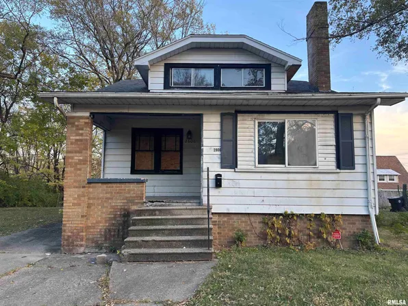 2806 NE Madison Ave, Peoria, IL 61603