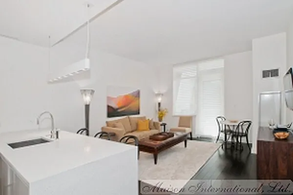 Rented by Maison International | media 62