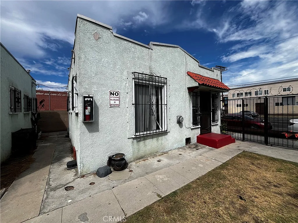 12 bed, 6600 sqft, $1,600 — Photo 4