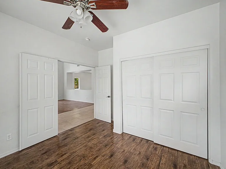 542 E Bartlett Way — Photo 18