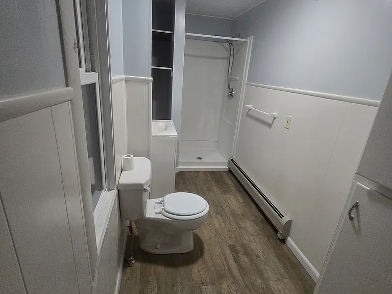 185 Malletts Bay Ave #B — Photo 5