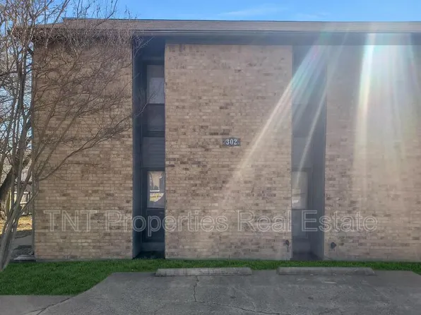 302 Manuel Dr, College Station, TX