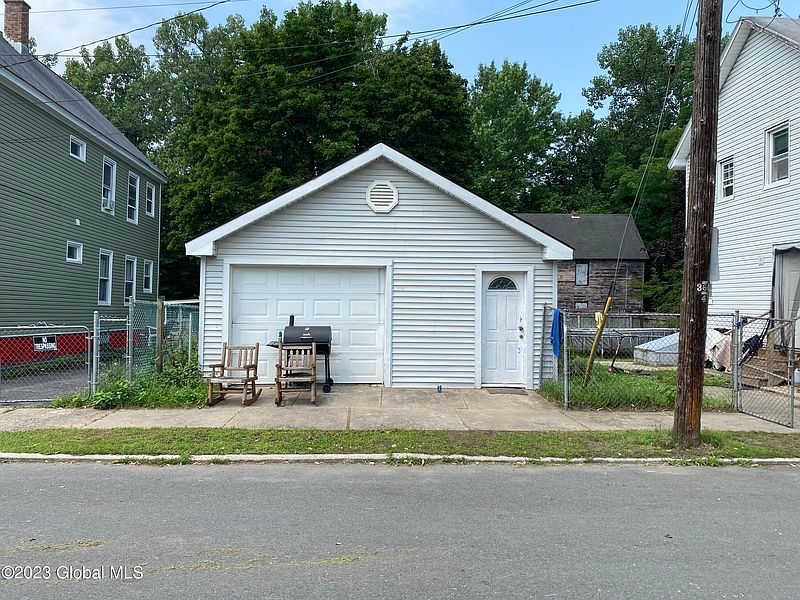 5th image of 1651 4th Avenue
