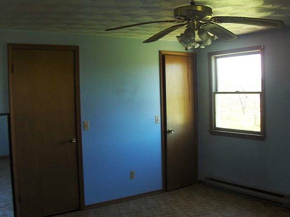 4th image of 7339 Lake Ave