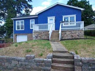 710 Jefferson Ave, Natrona Heights, PA 15065