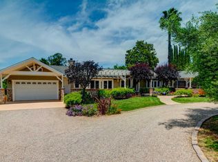 1049 Loma Dr, Ojai, CA 93023