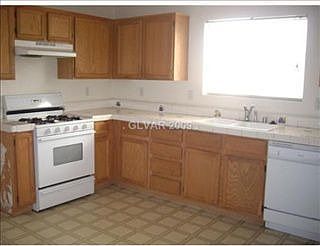 1st image of 822 Bladensburg St